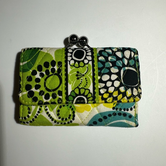 Vera Bradley LIMES UP SMALL KISSLOCK CLUTCH Wallet COIN Case for Purse - Picture 1 of 7